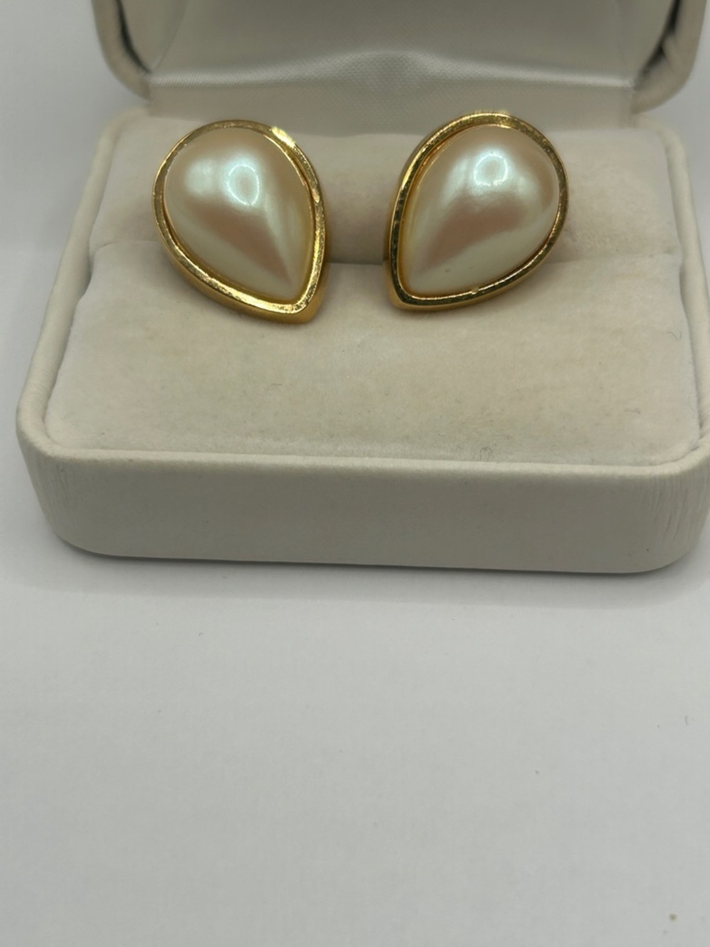 Vintage Richelieu Pearl Cabachons 10k Gold-Trim Clip Earrings - Women Jewelry​​